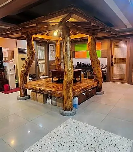 Mizo Hotel *